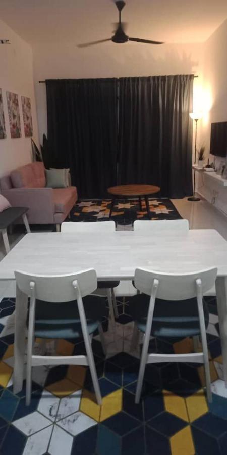 Bunga Homestay Sea View Kuala Terengganu Exteriör bild